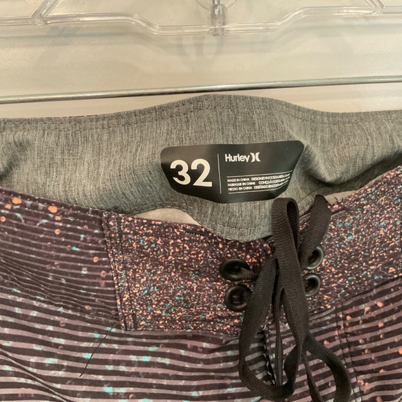 Hurley MEN’S BOARD SHORT STRIPE. SIZE: 32 - Picture 3 of 3